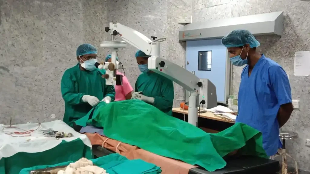 Jhargram News: ঝাড়গ্রামে নজিরবিহীন চক্ষু অস্ত্রোপচার, তিন দিনে চোখের আলো ফিরে পেলেন ১৩০ জন 5 Jhargram News: ঝাড়গ্রামে নজিরবিহীন চক্ষু অস্ত্রোপচার, তিন দিনে চোখের আলো ফিরে পেলেন ১৩০ জন