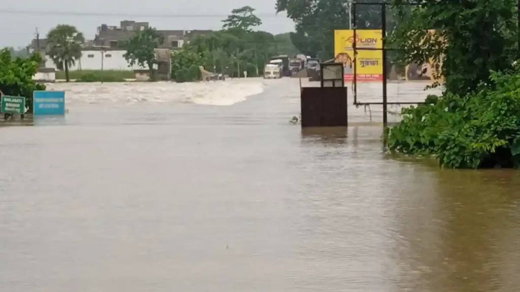 সিমলাপাল সেতু জলের তলায়