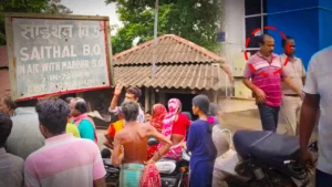 লক্ষ লক্ষ টাকার তছরুপ! ডেবরার পোস্ট অফিস কেলেঙ্কারিতে বাড়ি থেকে গ্রেপ্তার পিয়ন