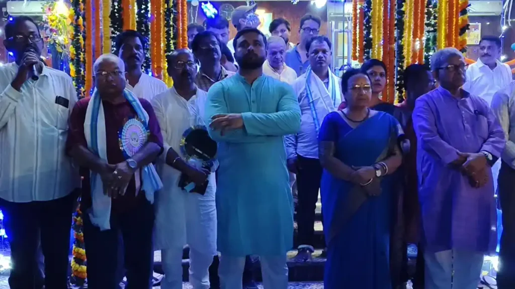 জেলায় প্রথম! সবংয়ের তেমাথানিতে শীততাপ নিয়ন্ত্রিত যাত্রী প্রতীক্ষালয়ের উদ্বোধন করলেন মন্ত্রী মানস ভূঁইয়া
