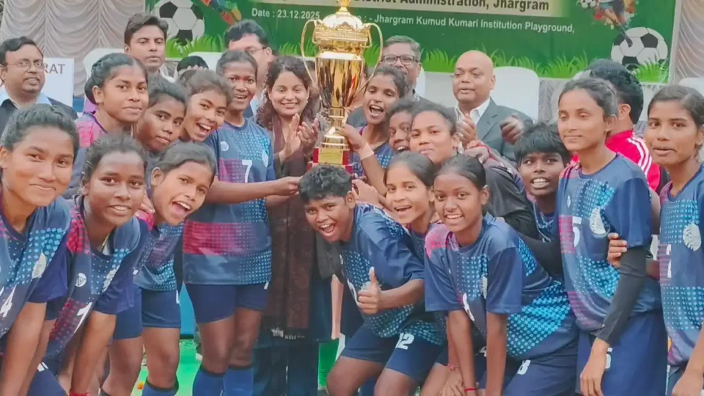 নেশা বনাম ফুটবল: খেলাধুলাকেই নেশা বানিয়ে প্রজন্ম বাঁচানোর বার্তা, মহিলা ফুটবলে সাড়া জেলাজুড়ে 3 নেশা বনাম ফুটবল: খেলাধুলাকেই নেশা বানিয়ে প্রজন্ম বাঁচানোর বার্তা, মহিলা ফুটবলে সাড়া জেলাজুড়ে