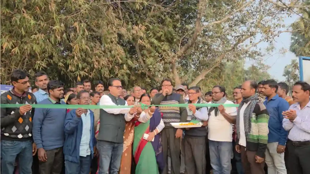 রামজীবনপুরে পথশ্রী প্রকল্পের শুভ উদ্বোধন: এক কোটি টাকা ব্যয়ে সুগম হচ্ছে যাতায়াতের পথ